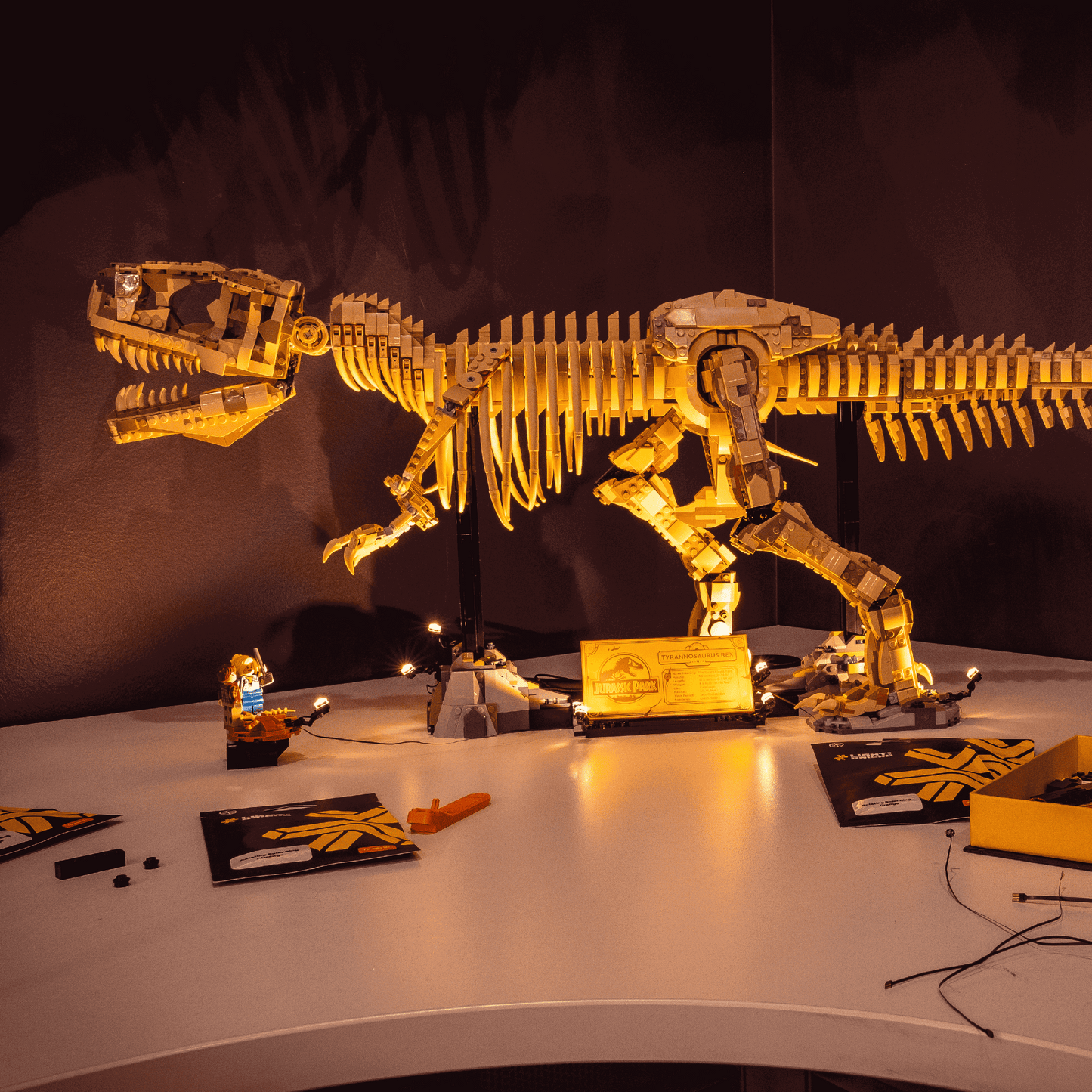 LEGO® Dinosaur Fossils Tyrannosaurus Rex #76968 DIY Light Bundle